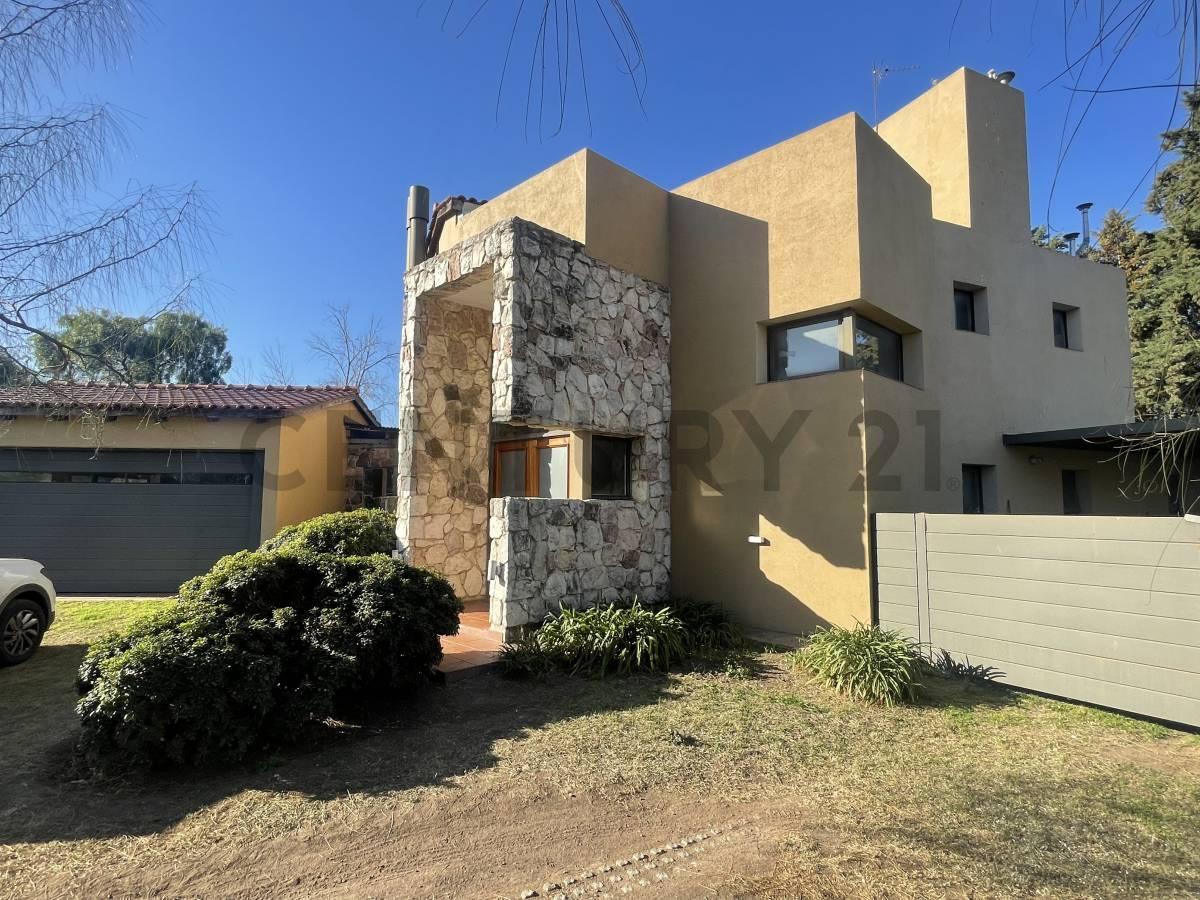 Foto de SE VENDE CASA 3 DORMITORIOS MAS ESCRITORIO EN COUNTRY SAN ISIDRO, VILLA, imagen 1