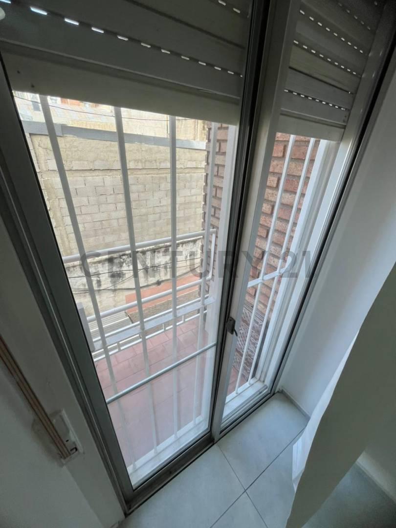 Foto de DEPTO EN VENTA 2 DORM. REFACCIONADO CENTRO, imagen 4