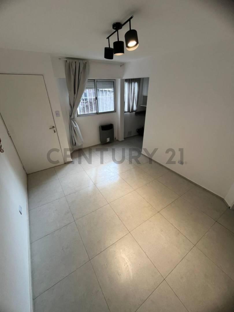 Foto de DEPTO EN VENTA 2 DORM. REFACCIONADO CENTRO, imagen 1