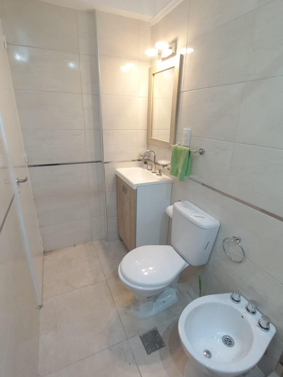 Venta - Depto 2 Amb a La Calle con Balcón 4