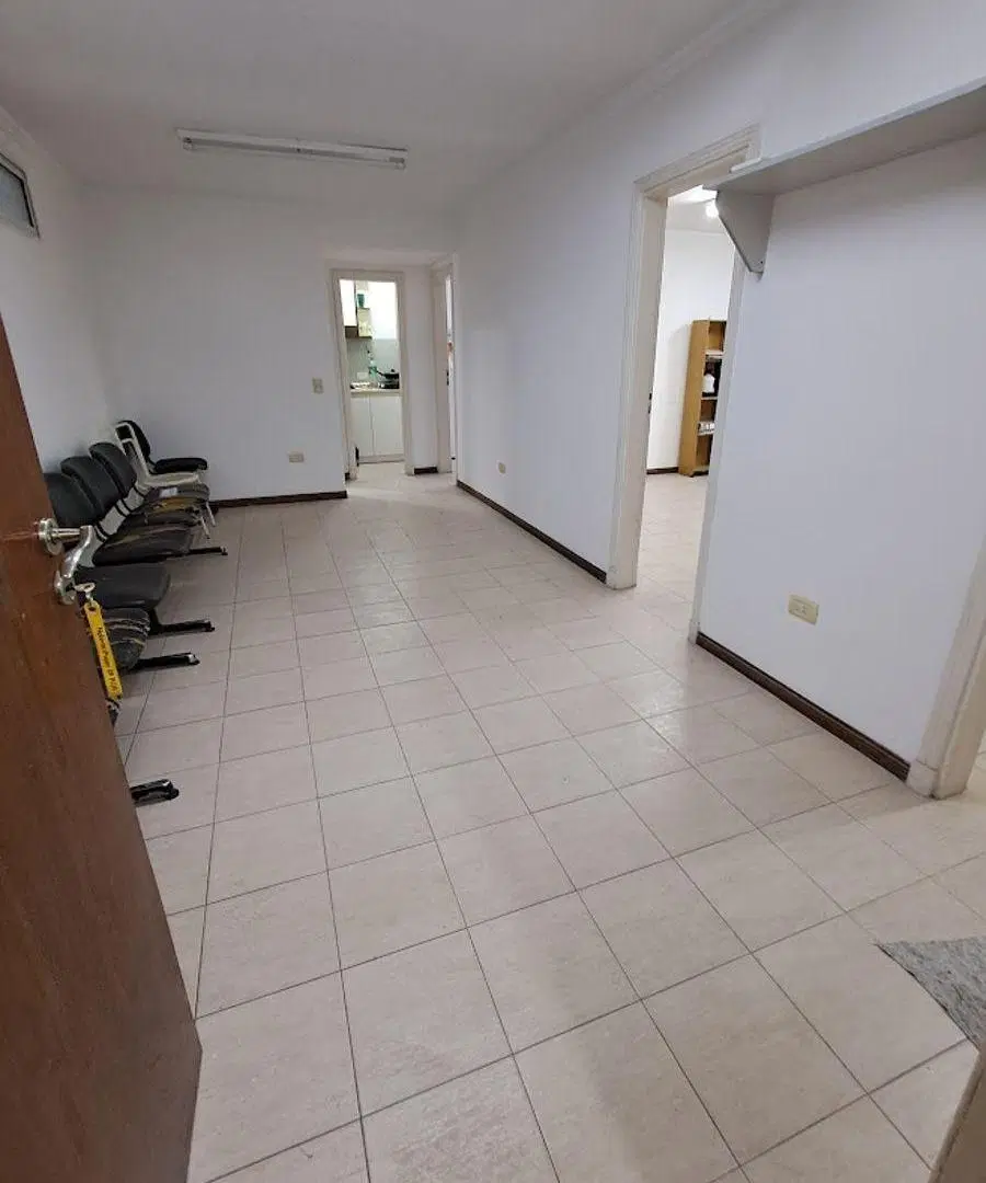4 AMBIENTES EN PLATA ALTA/ 3 DESPACHOS - APTO PROFESIONAL 4