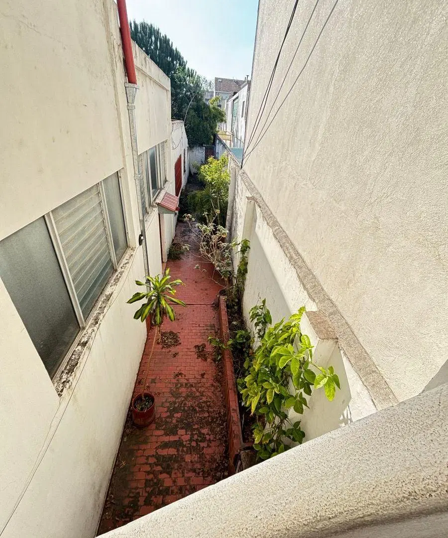 CASA A REFACCIONAR EN HERMOSA ZONA 4
