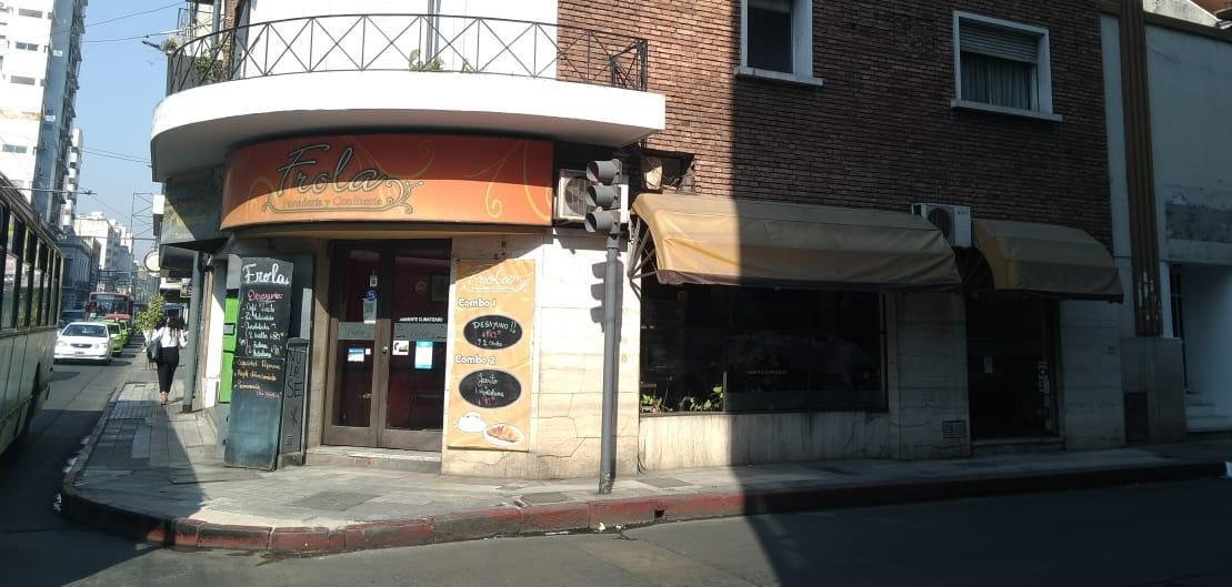 Local comercial esquina 40 mts de frente todo vidriado CENTRO CORDOBA