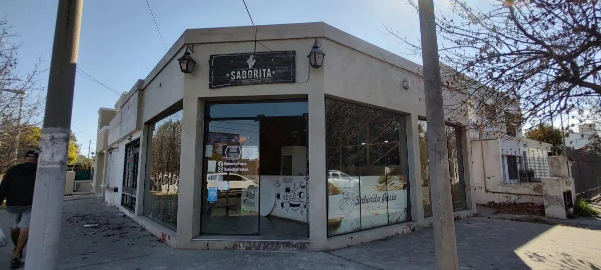 LOCAL COMERCIAL EN ESQUINA | BARRIO URCA | AV. MENÉNDEZ PIDAL 4212 2
