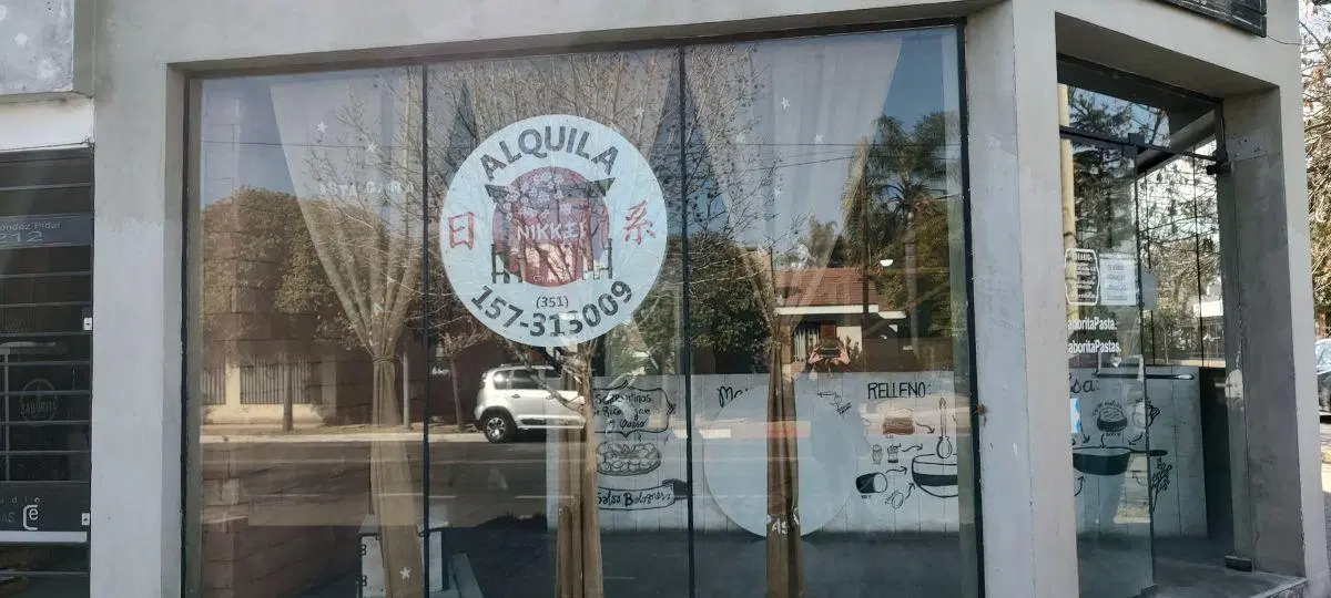 LOCAL COMERCIAL EN ESQUINA | BARRIO URCA | AV. MENÉNDEZ PIDAL 4212 3