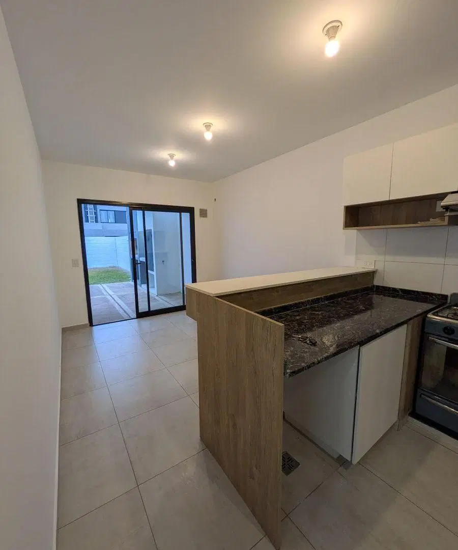 Casa de 180 m² con 2 dormitorios en alquiler en Docta Boulevard 3