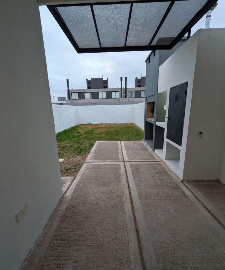 Casa de 180 m² con 2 dormitorios en alquiler en Docta Boulevard