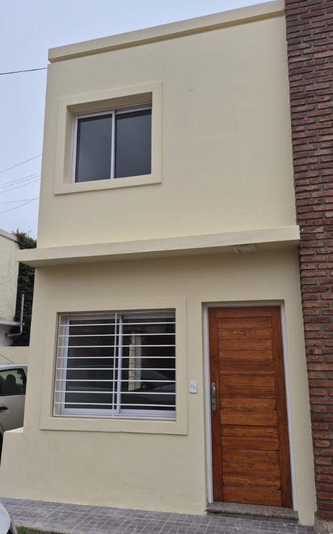 Foto de VENDO DUPLEX EN BARRIO CERRADO/3DORMITORIOS*2BAÑOS*LIVING-COMEDOR*COCINA, imagen 4