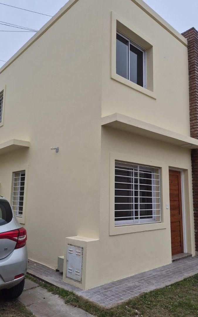 Foto de VENDO DUPLEX EN BARRIO CERRADO/3DORMITORIOS*2BAÑOS*LIVING-COMEDOR*COCINA, imagen 5