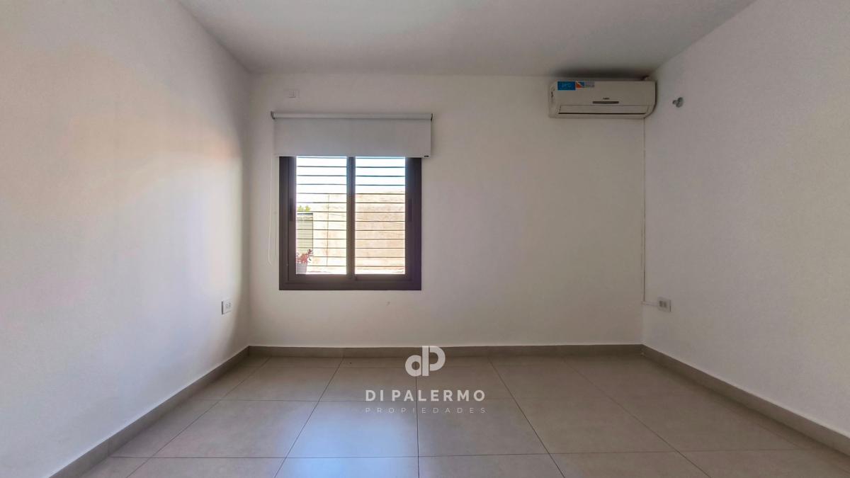 Venta de Depto Tipo Casa con Quincho Propio y Piscina - Centro de Lujan 3