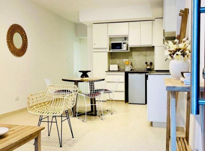 VENTA DE DEPARTAMENTO 1 HABITACIÓN Y COCHERA EN BARRIO BOMBAL - CALLE TUCUMAN 1