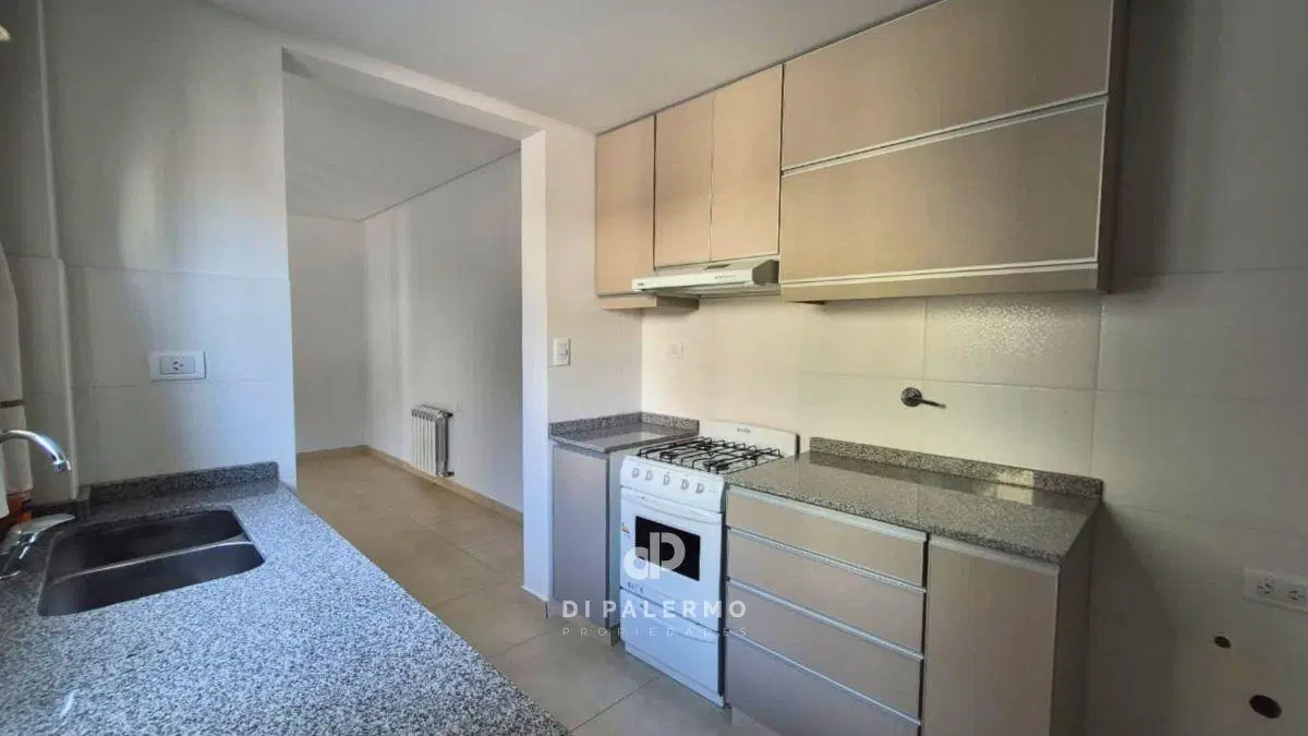 Alquiler de Depto en Planta Baja, 2 habitaciones, cochera y patio en B° CERRADO LOS AGAVES 4