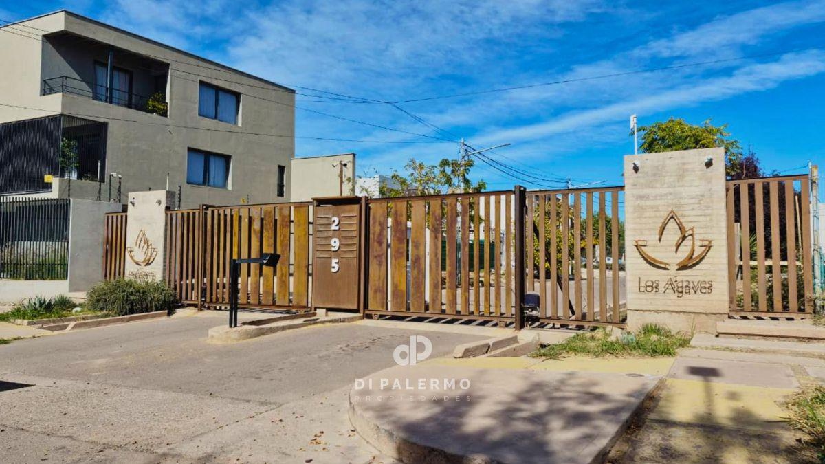 Alquiler de Depto en Planta Baja, 2 habitaciones, cochera y patio en B° CERRADO LOS AGAVES