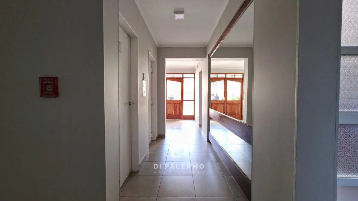 VENTA DE DEPARTAMENTO CON 4 HABITACIONES Y COCHERA EN MENDOZA CAPITAL 4
