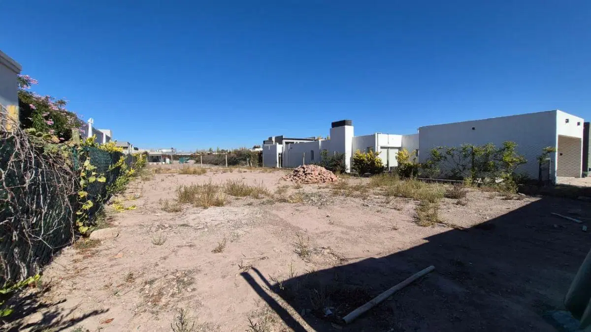 Venta de Terreno SOBRE BOULEVARD PRINCIPAL del Barrio Privado Pueblo Malbec 5