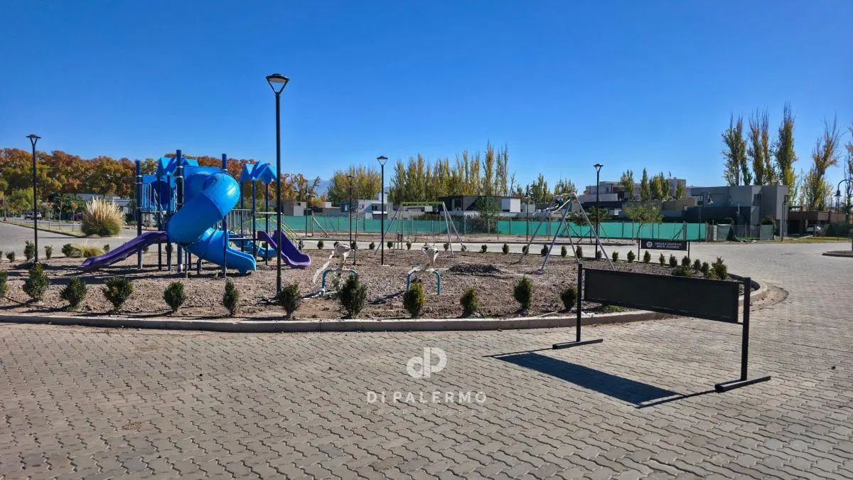 Venta de Terreno SOBRE BOULEVARD PRINCIPAL del Barrio Privado Pueblo Malbec 1