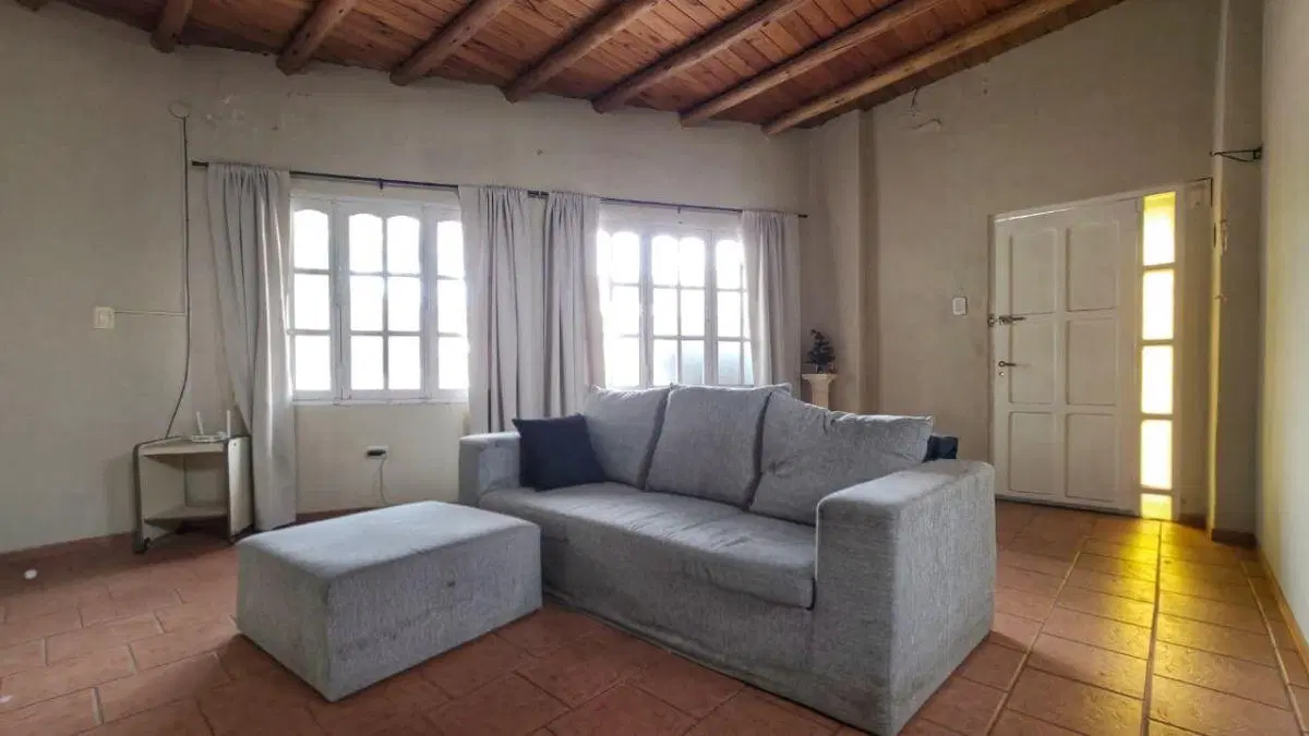 VENTA DE CASA O LOCAL COMERCIAL EN ESQUINA EN GODOY CRUZ A METROS DEL PARQUE GRAL. SAN MARTÍN 2