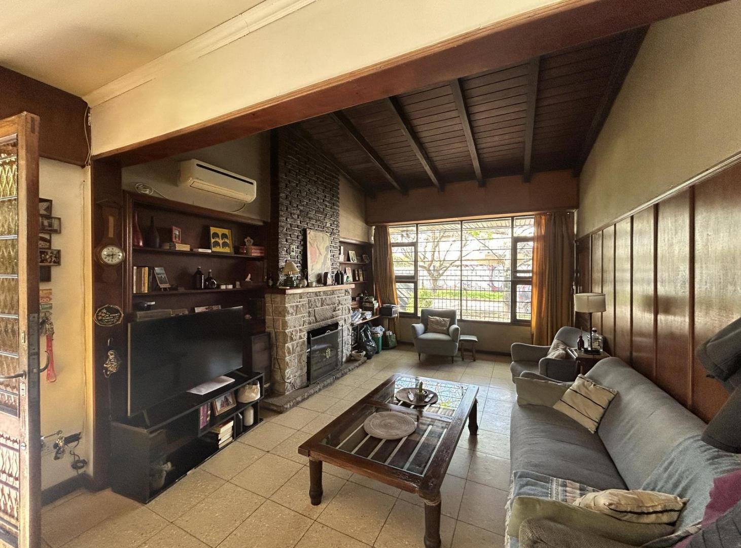 Venta, Casa, 3 Ambientes, Estudio, Jardín, Parrilla, Patio, Cochera, Ituzaingó