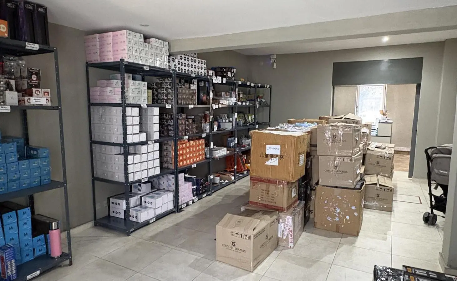 Alquiler, Oficina, 14 Ambientes, Patio, Jardin, Piscina, Parrila, 2 Cocheras, Ituzaingo Centro 4