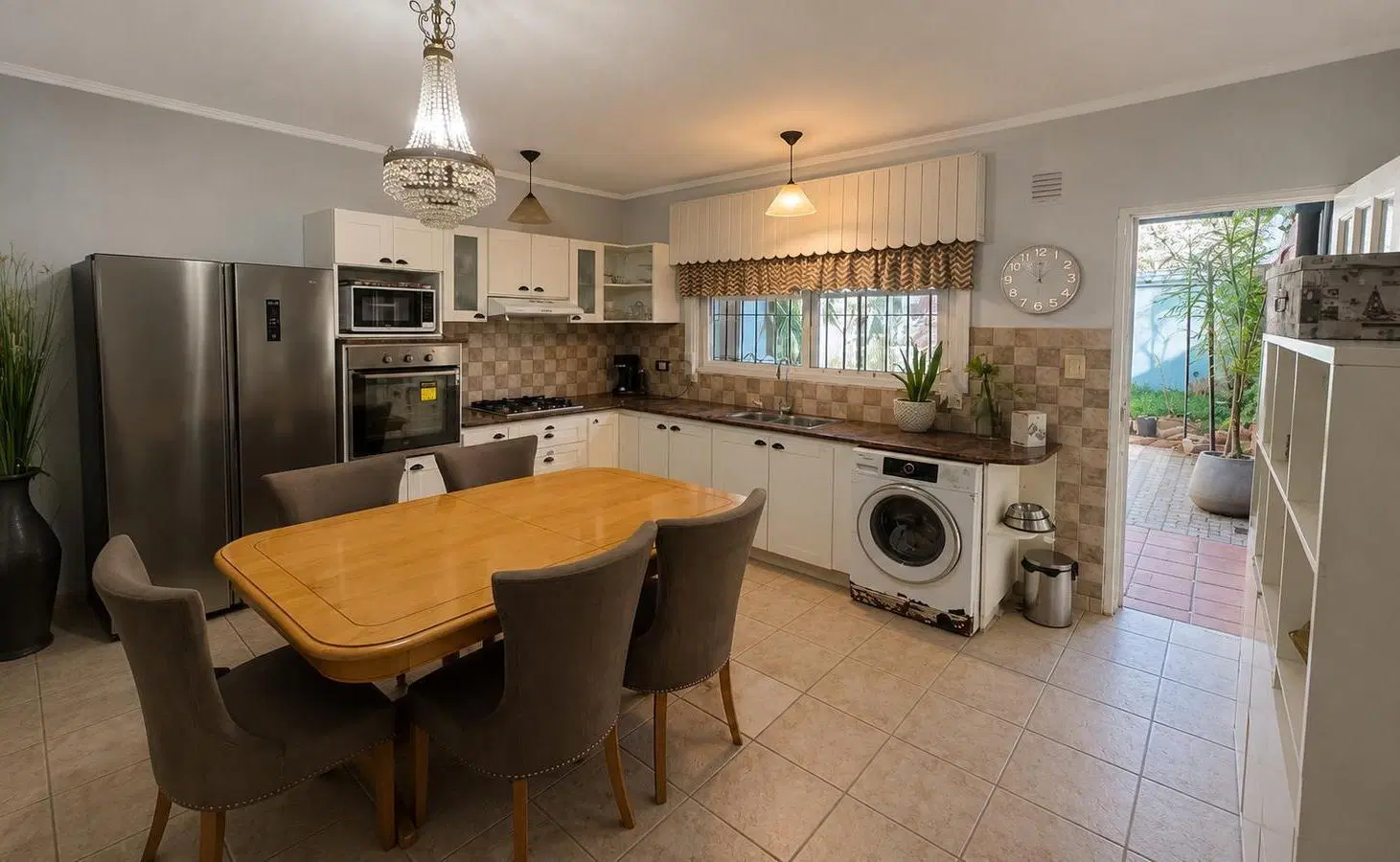 Venta / Alquiler, PH, 4 Ambientes, Patio, Lavadero, Terraza,  Cochera, San Antonio de Padua. 2