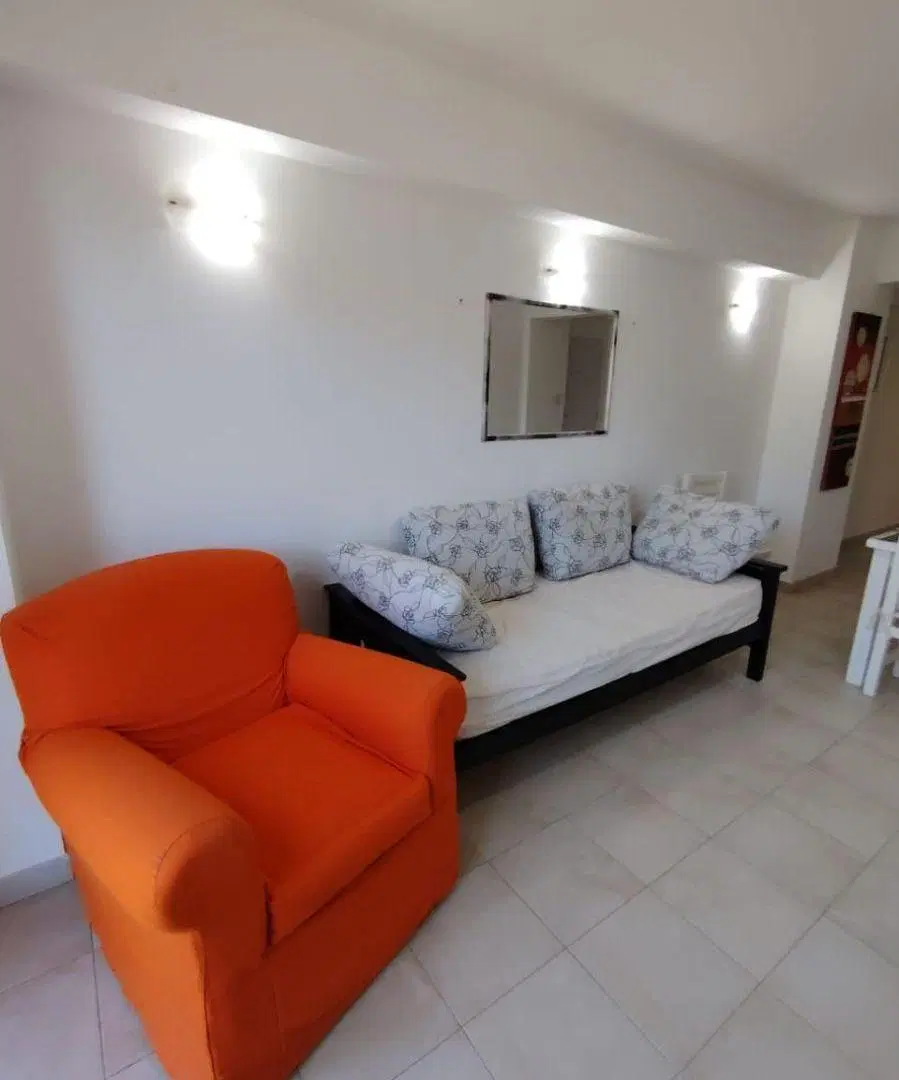 LAFFITE PROPIEDADES ALQUILA DEPARTAMENTO AMUEBLADO POR DIA, MES,AÑO - 1 DORMITORIO B° CENTRO. NEUQUE 4