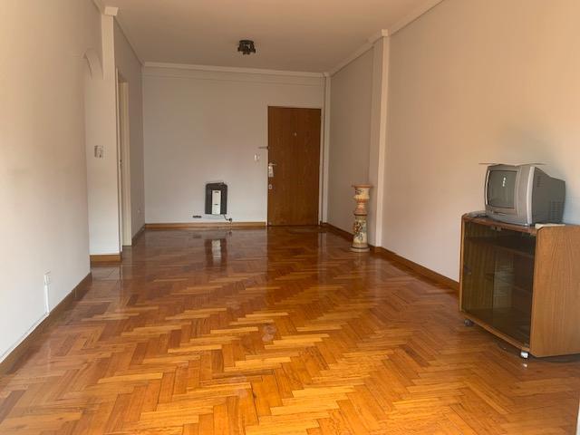 Semipiso de 3 Ambientes Al Frente con Balcon Corrido 5