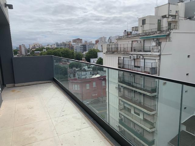 Semi Piso de 3 Ambientes Al Frente con Balcón + Amenities 3