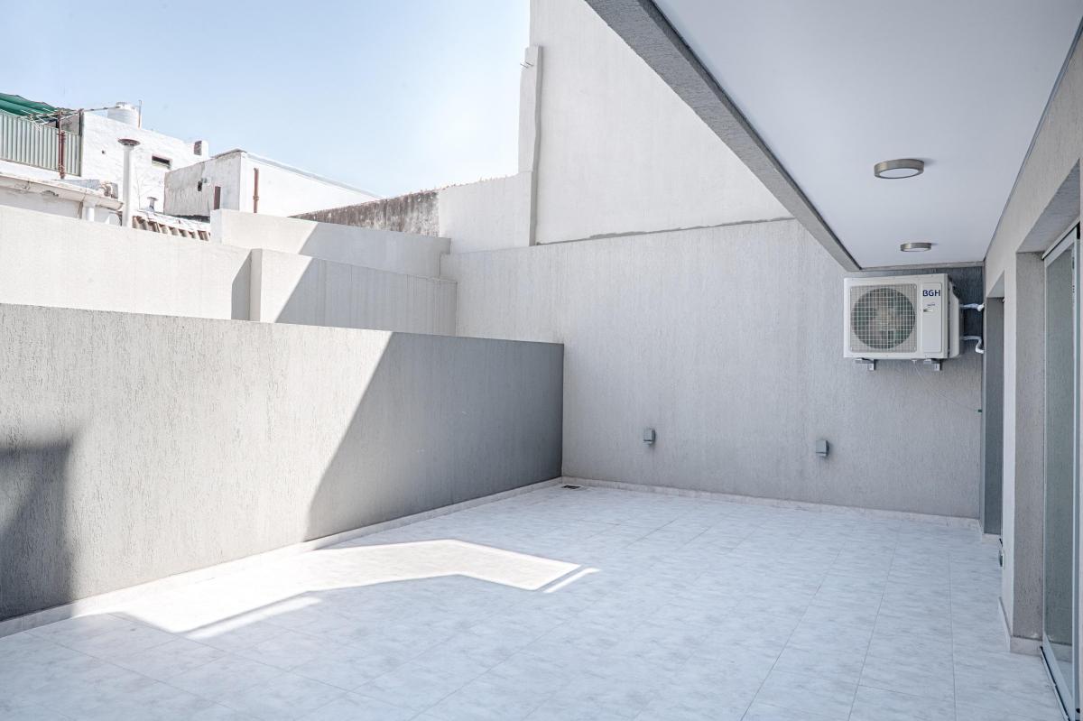 Amplio 2 Amb. + Amplio Patio + Apto Prof + Amenities