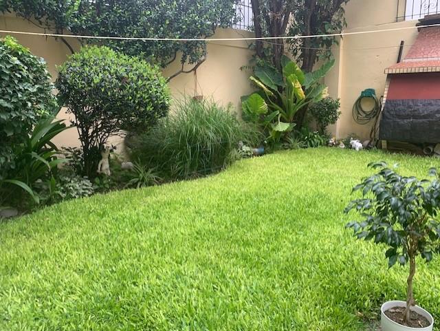 Casa lote propio con jardin frente y fondo Villa Devoto