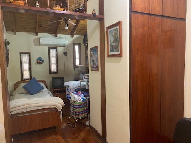 Foto de Casa lote propio con jardin frente y fondo Villa Devoto, imagen 5