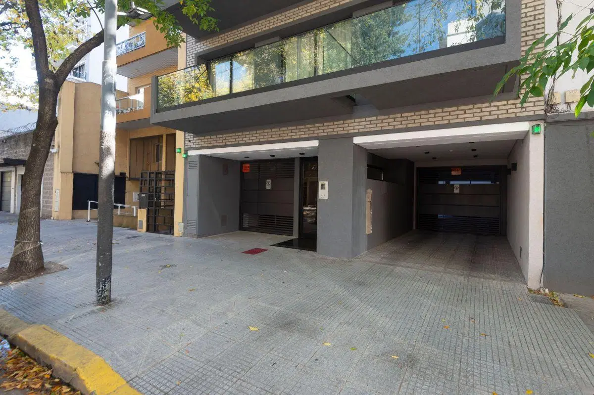 Monoambiente al contra frente con balcón + grupo electrógeno+ sum 3