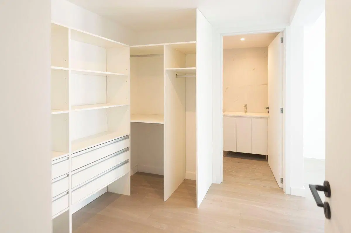 4 ambientes c/dep de categoría con dos balcones +grupo electrogeno+sum+piscina 3