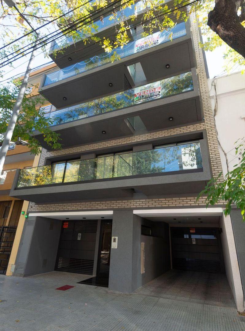 Monoambiente al frente con balcón a estrenar