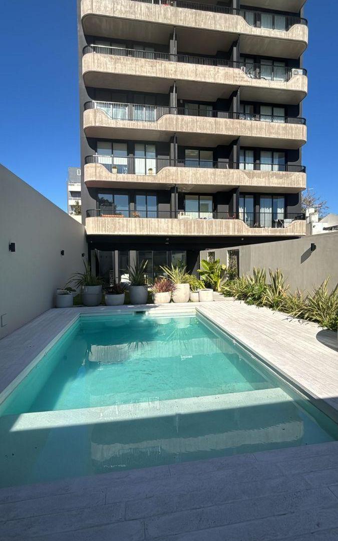 Monoambiente al contra frente con balcón +sum+ piscina