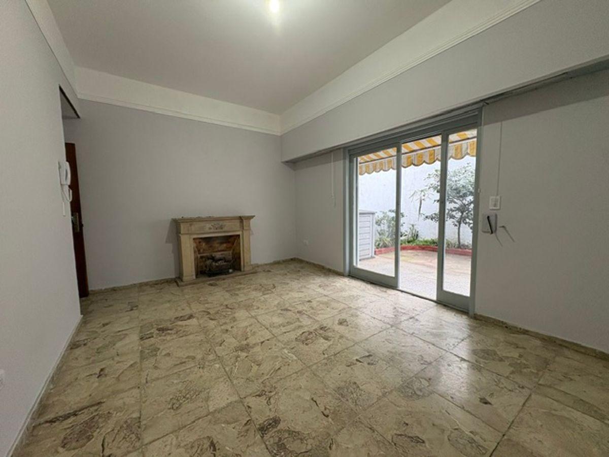 Foto de Ph 3 ambientes al contrafrente con amplio patio con parrilla y terraza, imagen 2