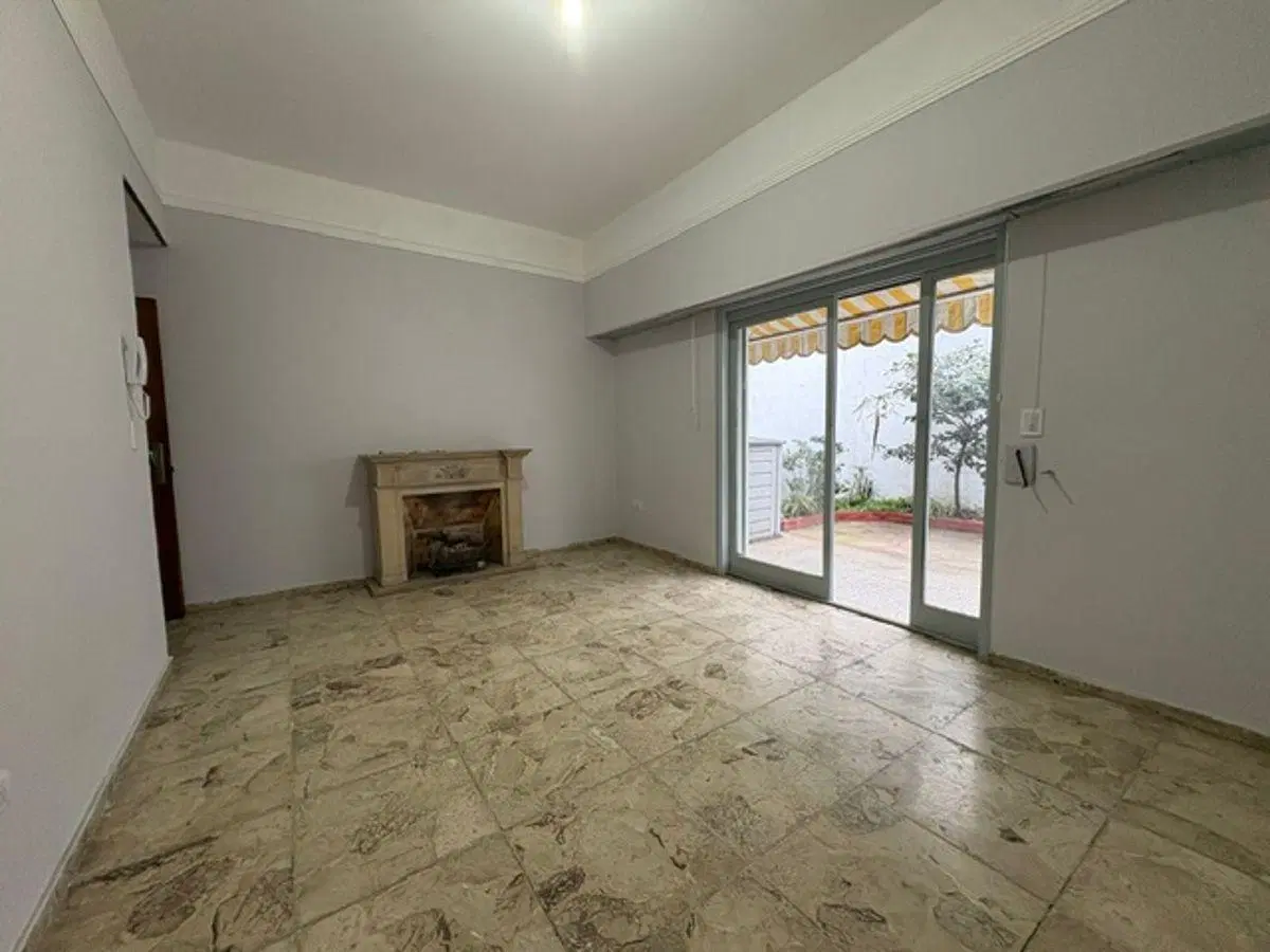 Ph 3 ambientes al contrafrente con amplio patio con parrilla y terraza propia 2