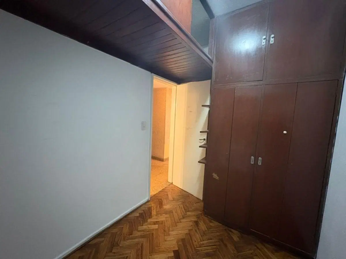 Oportunidad 4 ambientes al frente con balcon baño y toilette 5