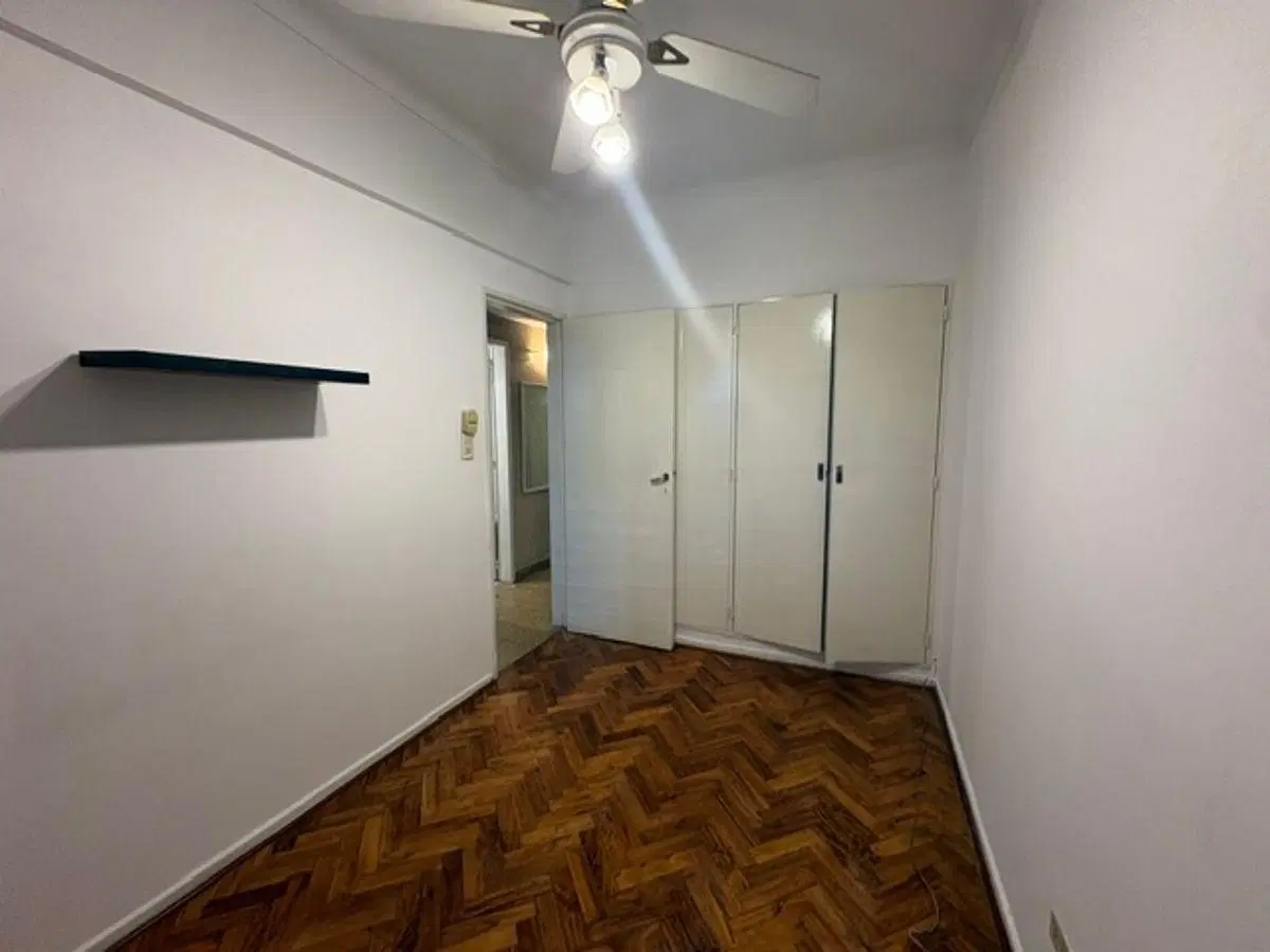 Oportunidad 4 ambientes al frente con balcon baño y toilette 4