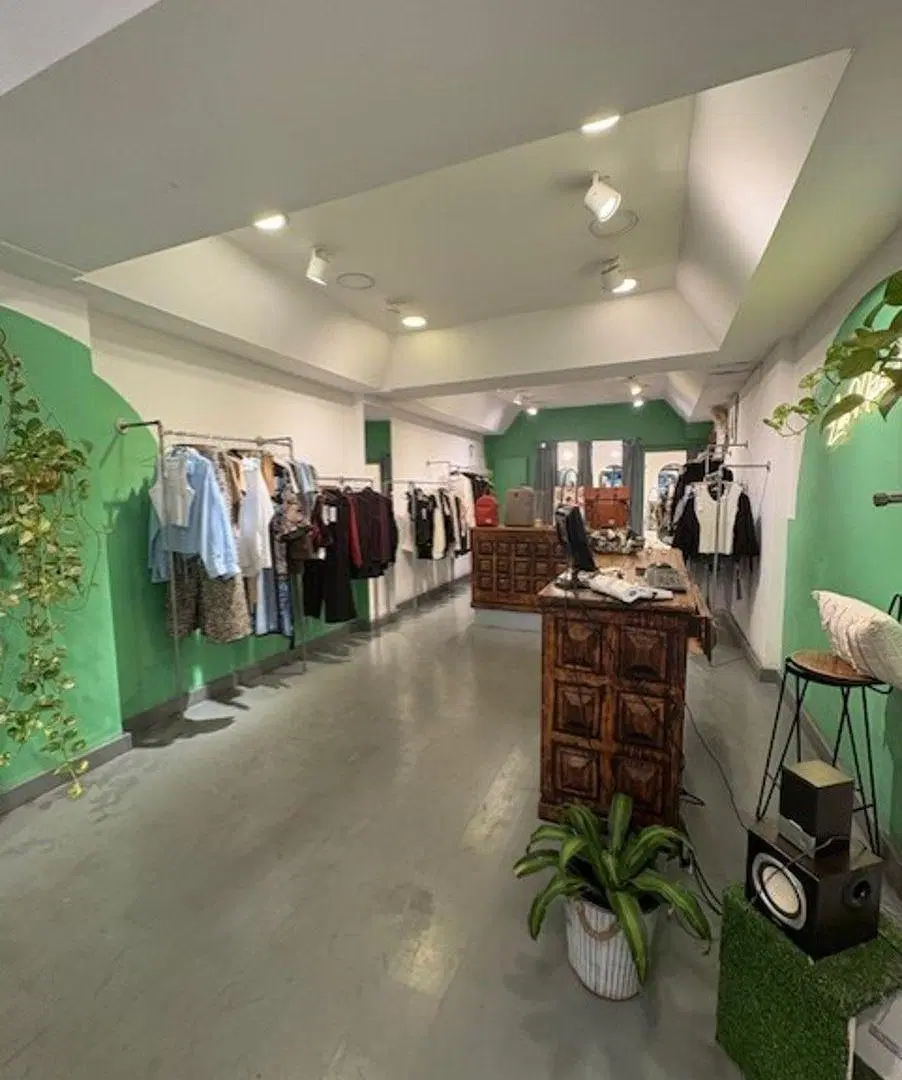 Oportunidad Local Comercial a metros de cuenca 3