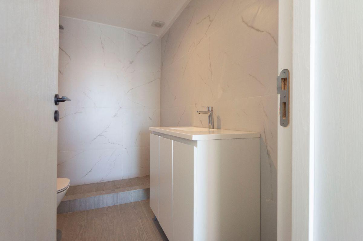 Foto de 3 ambientes de Categoría al frente con 2 baños+ sum+ piscina + cochera, imagen 2