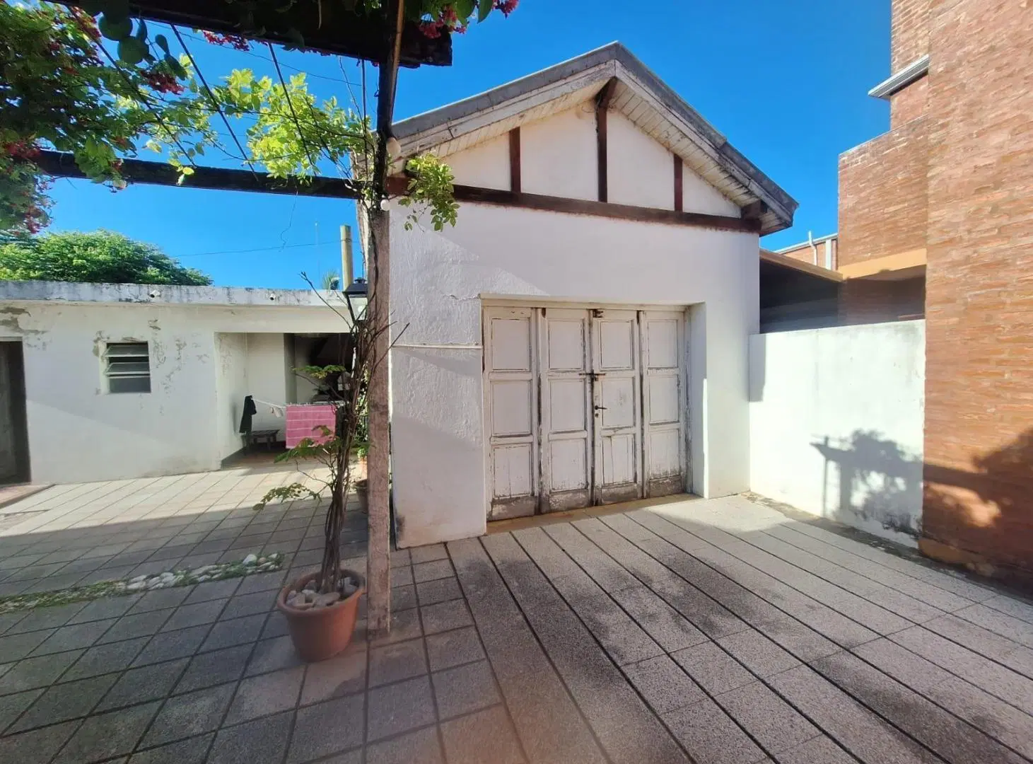Gran casa en esquina 5