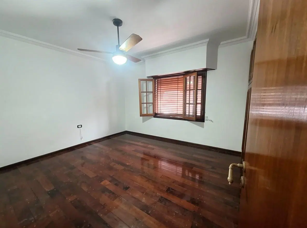 Importante casa céntrica 3