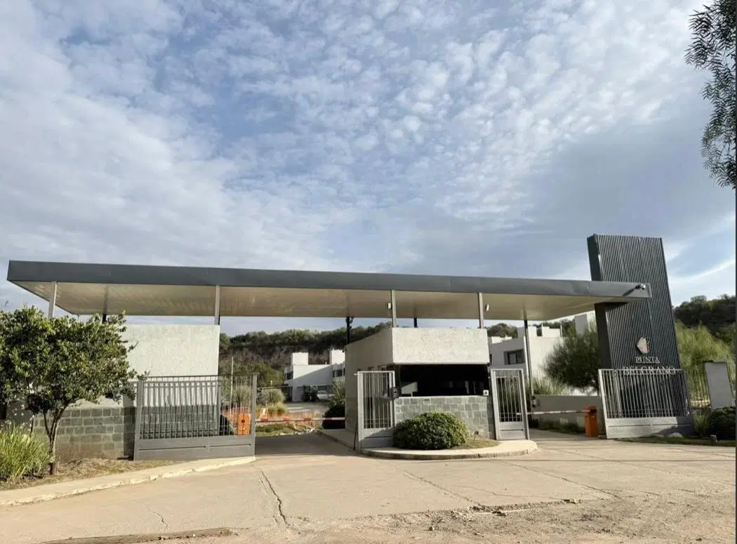 Alquiler Duplex 3 dormitorios con pileta en housing Villa Belgrano 3