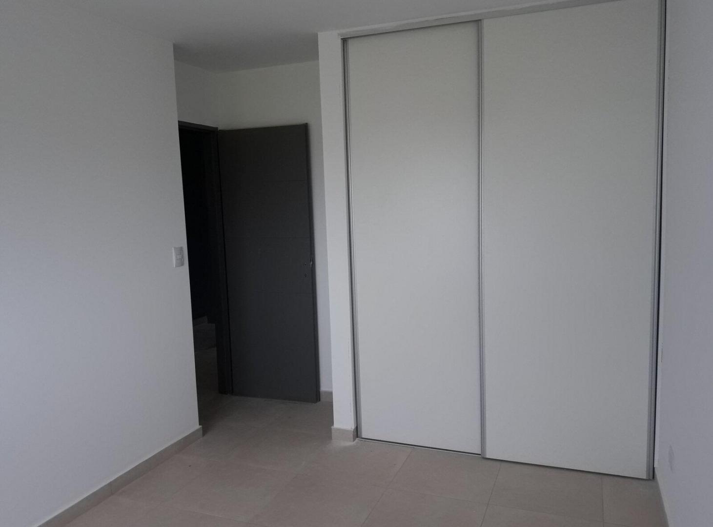 Foto de DUPLEX 3 DORMITORIOS VALLE CERCANO, imagen 3