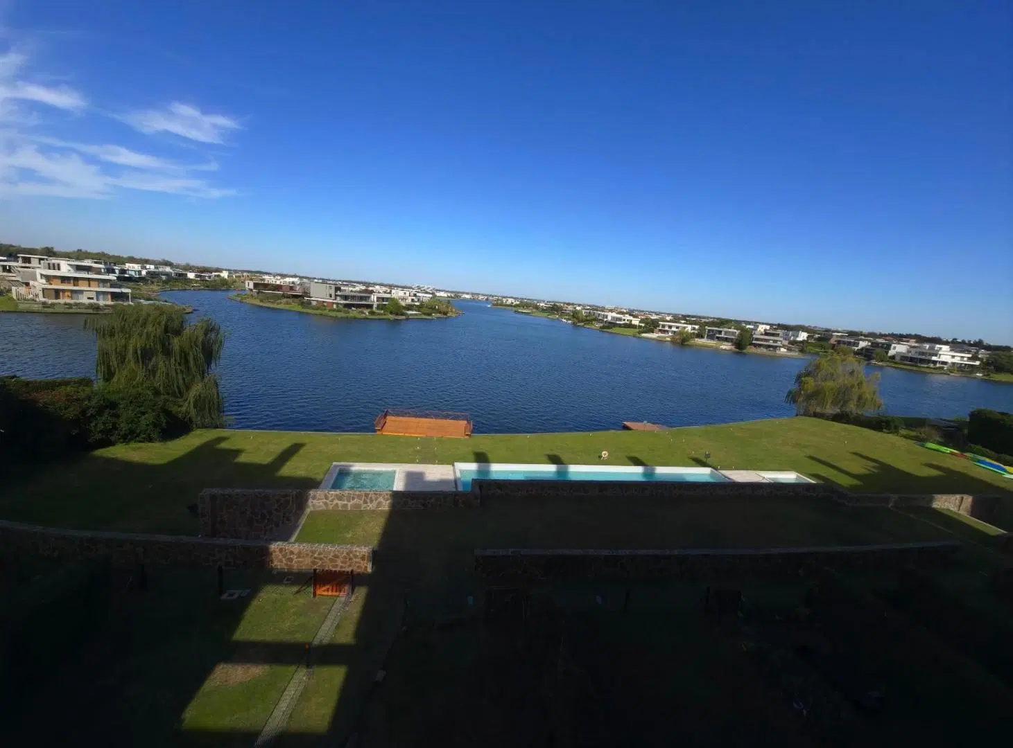 ALQUILER EXCLUSIVO EN ISLAS DEL GOLF, DEPARTAMENTO DE 3 AMBIENTES CON VISTA A LAGUNA CENTRAL, BALCÓN 5