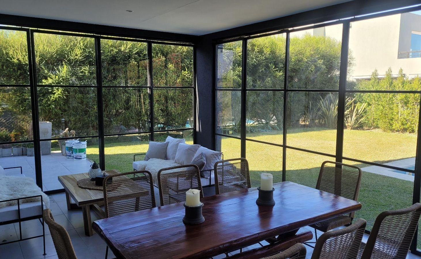 Casa - NORDELTA :Los Lagos lote central, impecable ! OPORTUNIDAD!