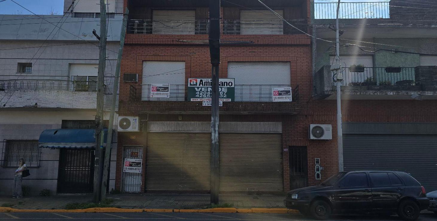 Foto de VENTA LOCAL CON OFINAS Y BAÑO , MAS 2 VIVIENDAS EN PISO SUPERIOR!, imagen 1