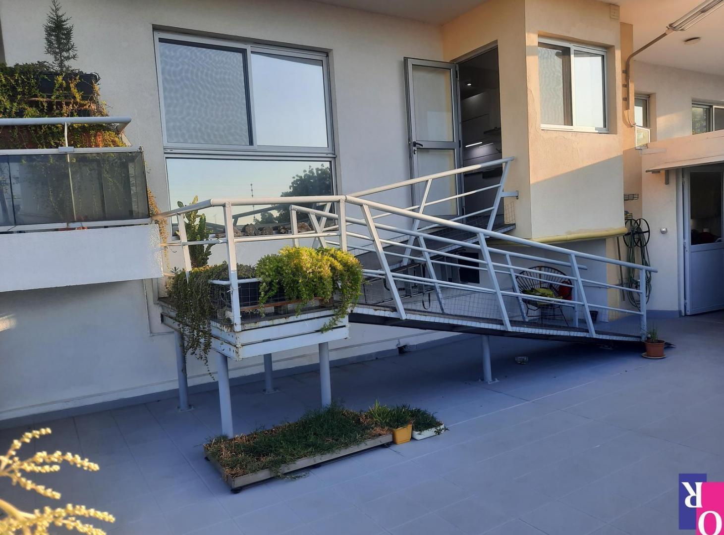 Departamento 4 ambientes con terraza