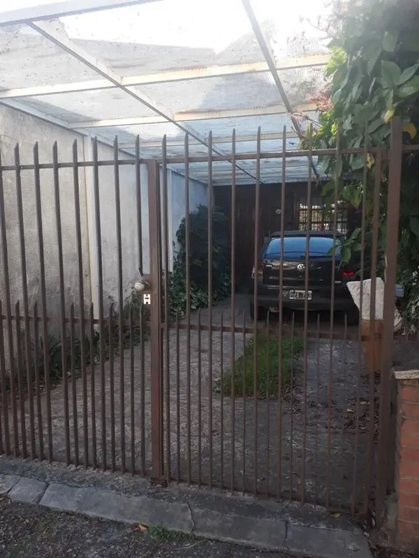 OLIVOS. VENTA.APTO CREDITO!! DUPLEX 3 AMB. AMPLIO JARDIN Y ENTRADA DE AUTO. 4