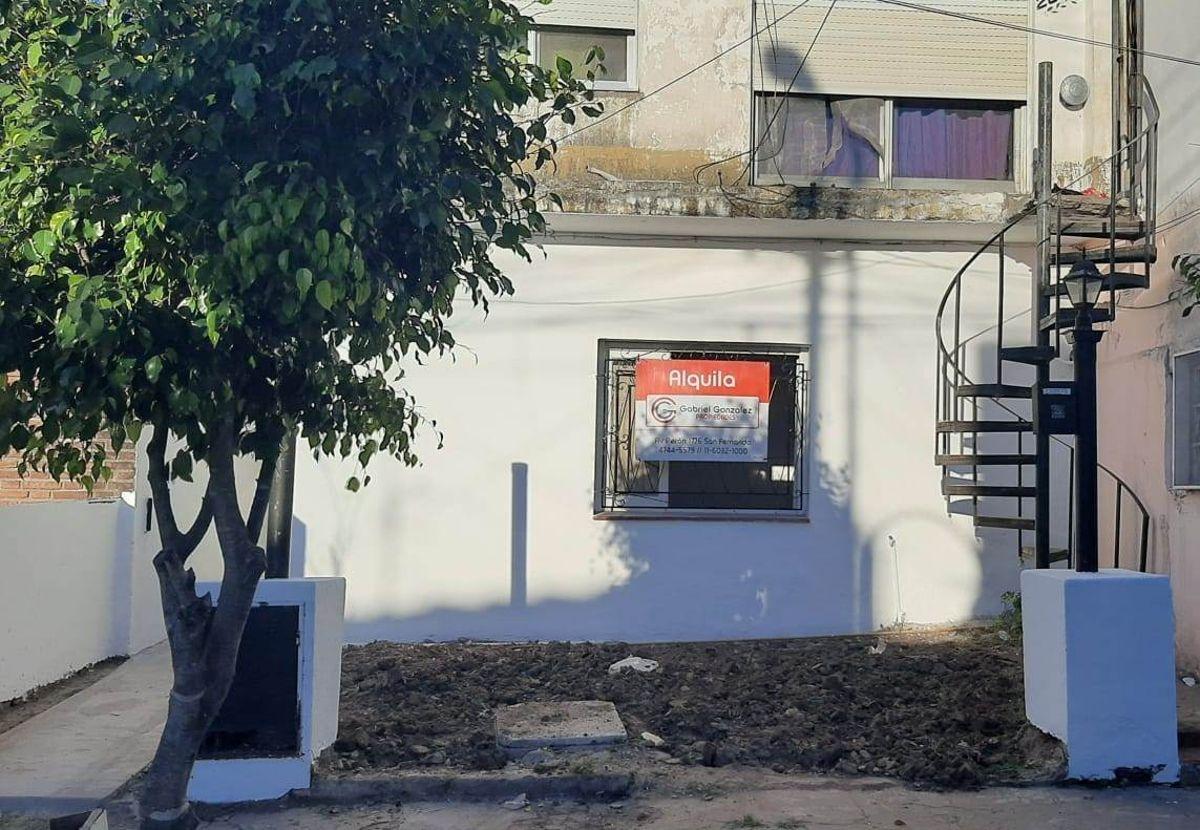 ALQUILER :A MTS.. ACCESO NORTE. PH 2 DORMITORIOS C/PATIO.SIN EXPENSAS!!.